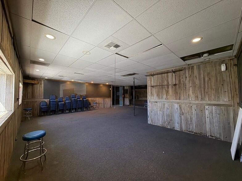 More Photos Of 115 E Naches Ave, Selah General Retail For Lease