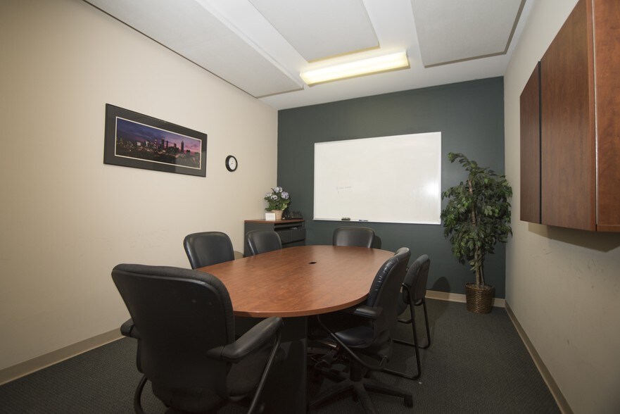 More Photos Of 6478 Putnam Ford Dr, Woodstock Office For Lease