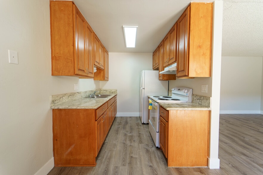 More Photos Of 12430 Oak Knoll Rd, Poway Apartments For Sale