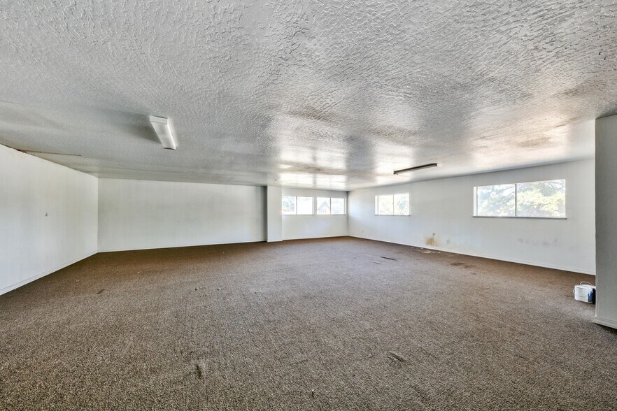 More Photos Of 2724 Lake Tahoe Blvd, South Lake Tahoe Freestanding For Sale