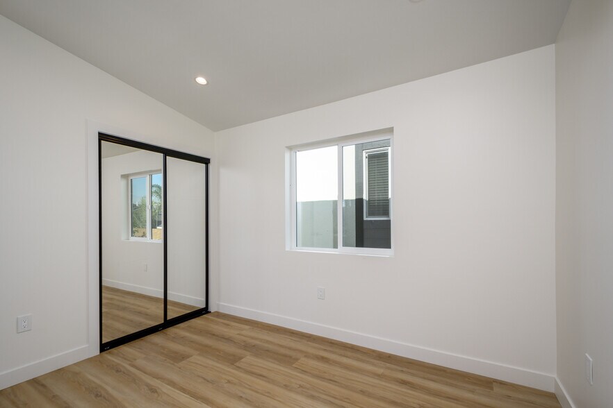 More Photos Of 5822 Gage Ave, Bell Gardens Apartments For Sale