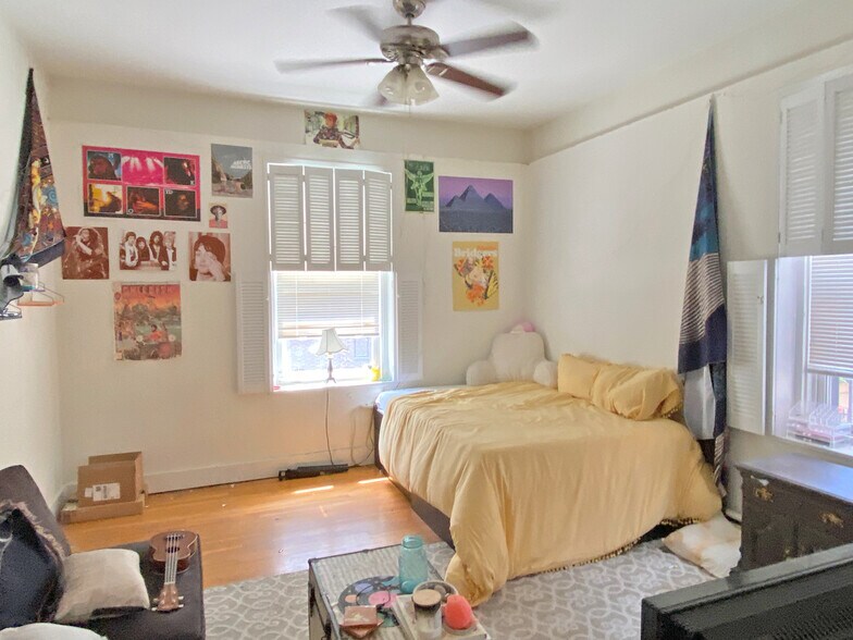 More Photos Of 527-529 Beacon St, Boston Apartments For Sale