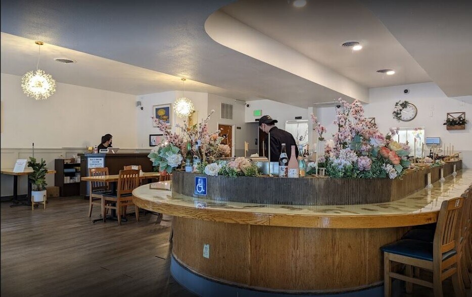 More Photos Of 4131-4133 El Camino Way, Palo Alto Restaurant For Sale