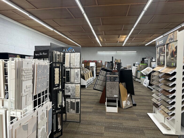 More Photos Of 455 E Main St, Parsons General Retail For Sale