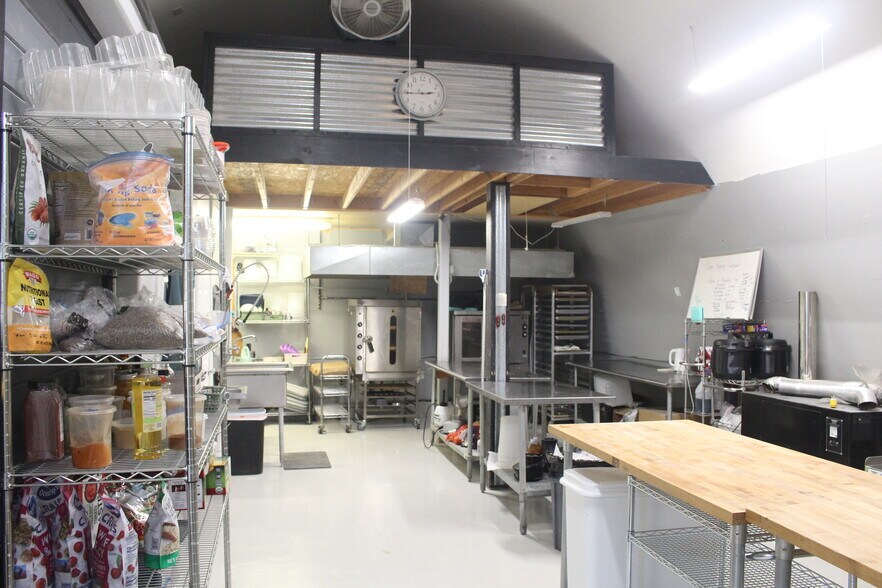 More Photos Of 7877 W Main St, Rathdrum Freestanding For Lease