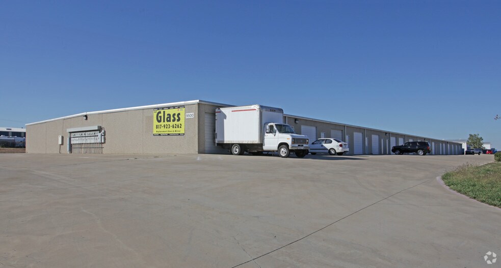 Primary Photo Of 9500 Southwest Dr, Fort Worth Warehouse For Lease