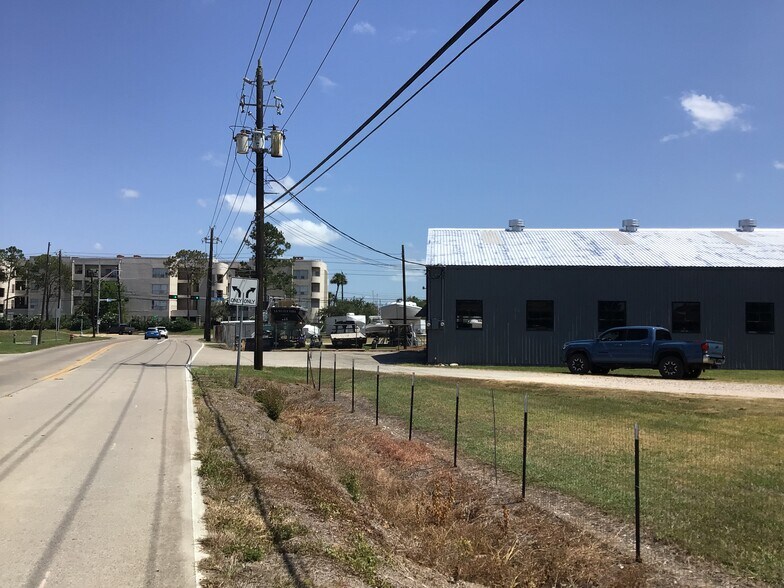 More Photos Of 921 Lawrence Rd, Kemah Industrial For Sale