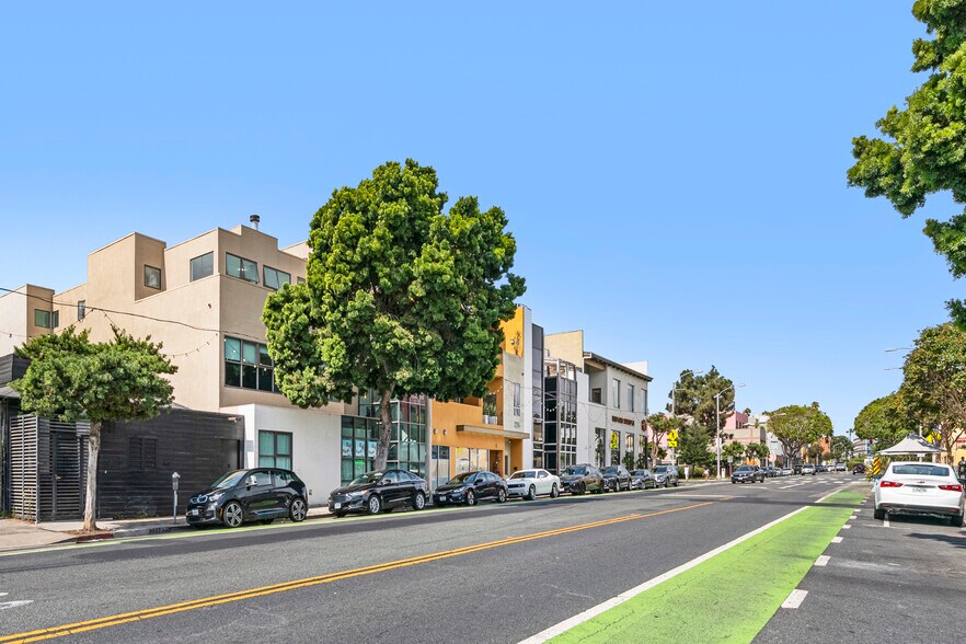 More Photos Of 2218 Main St, Santa Monica Medical For Lease