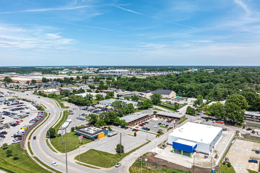 More Photos Of 816-818 NW Park Ln, Lee's Summit Office For Lease