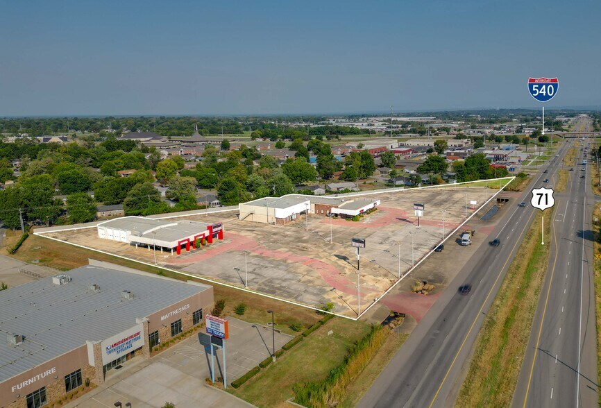 More Photos Of 8200 S US-71 Hwy, Fort Smith Auto Dealership For Sale