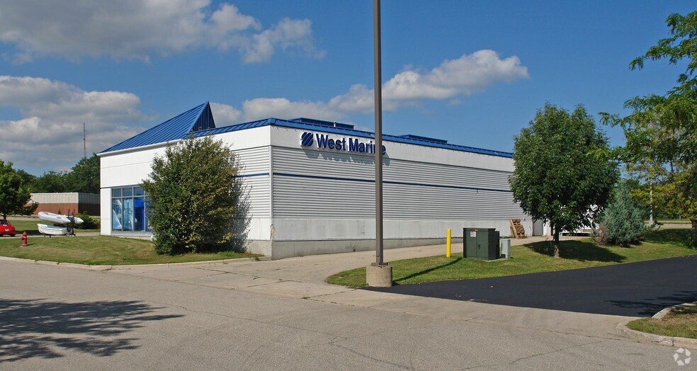 More Photos Of 2455 W Broadway, Monona Freestanding For Sale