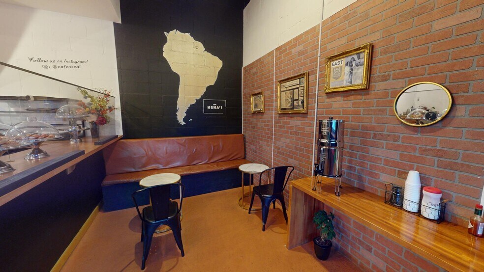 More Photos Of 1700 Montopolis Dr, Austin Freestanding For Lease