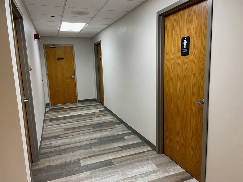 More Photos Of N1697 Municipal Dr, Greenville Office For Lease