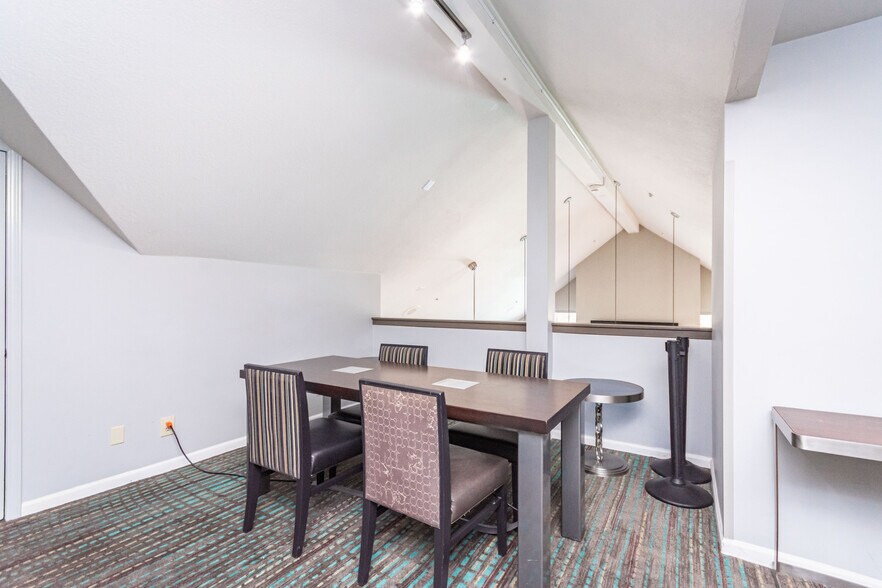 More Photos Of 1530 Howe Ave, Sacramento Hotel For Sale