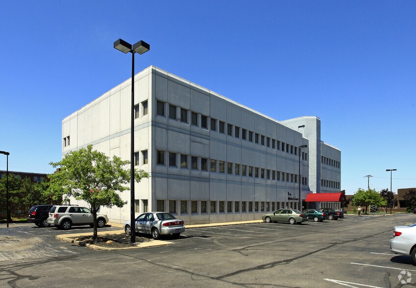 Primary Photo Of 27155 Chardon Rd, Richmond Heights Medical For Sale