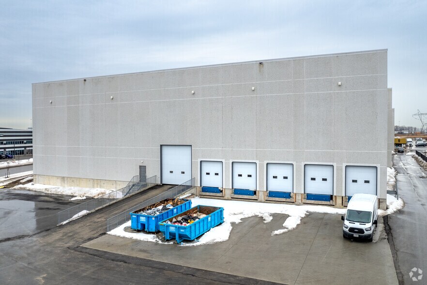 More Photos Of 120 Milani Blvd, Vaughan Service For Lease