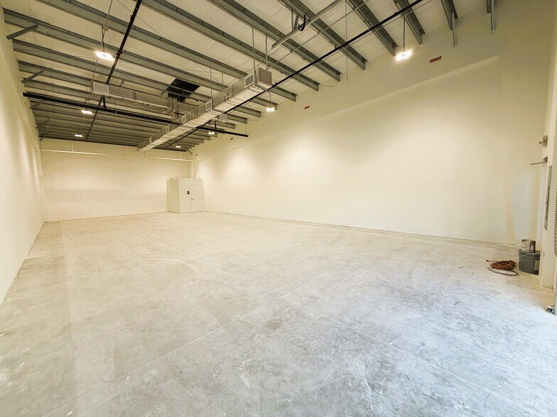 More Photos Of 16101 Lee Rd, Fort Myers Unknown For Lease