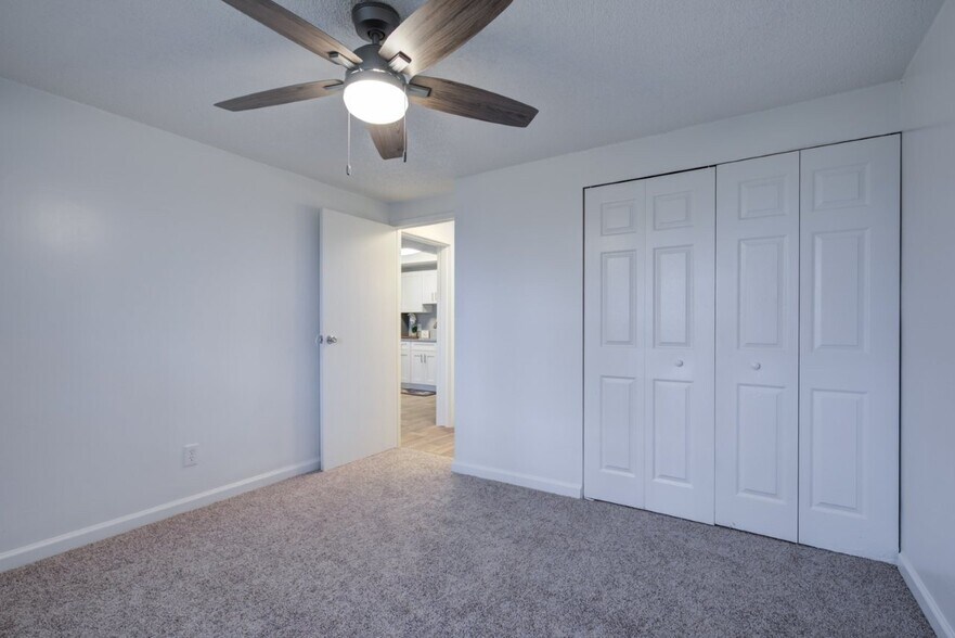 More Photos Of 1529 NE 39th Ave, Ocala Apartments For Sale