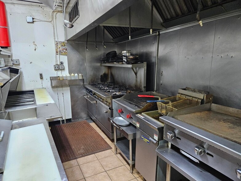 More Photos Of 959 Route 202-206 Hwy, Bridgewater Restaurant For Lease