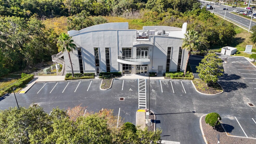 More Photos Of 9582 W Colonial Dr, Ocoee Medical For Lease