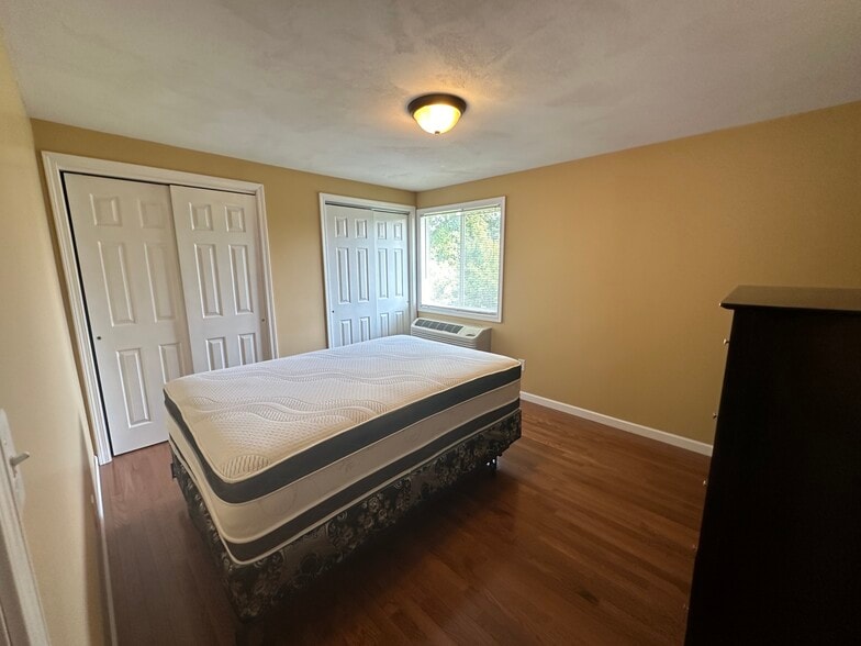 More Photos Of 205-274 Robert Dr, Syracuse Apartments For Sale