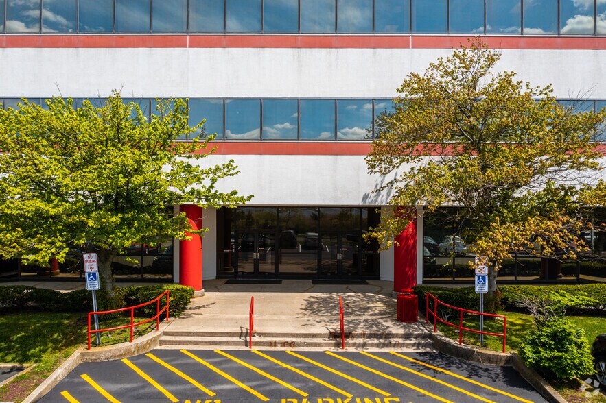 More Photos Of Black Horse Pike, Egg Harbor Township Office For Lease