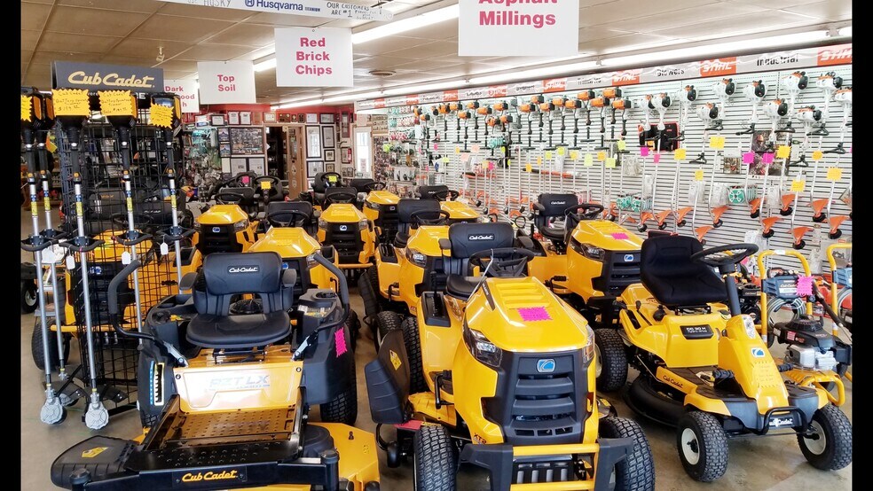 More Photos Of 3954 W Main St, Salem Freestanding For Sale