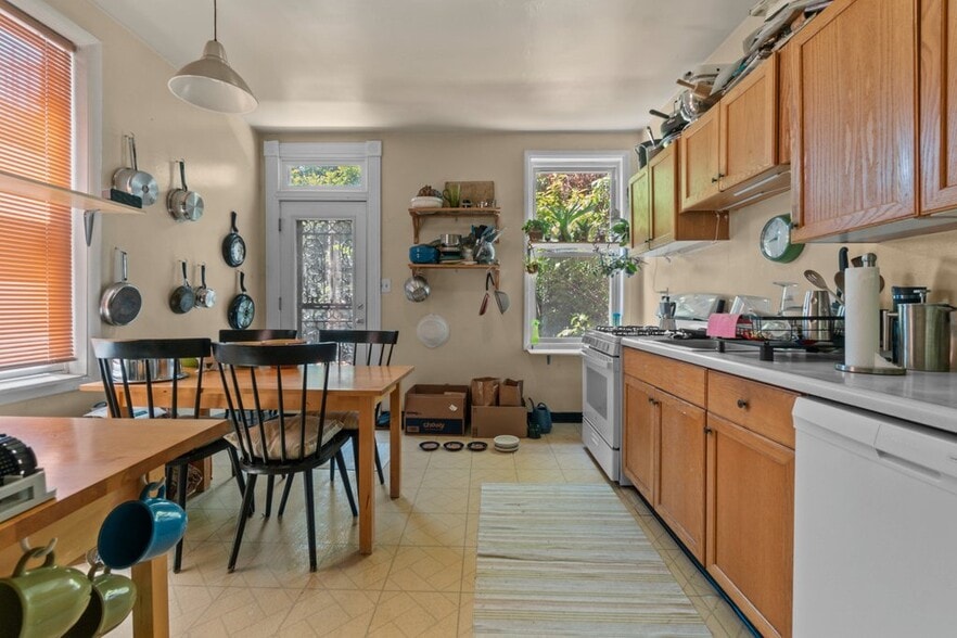 More Photos Of 1728 Bolton St, Baltimore Apartments For Sale