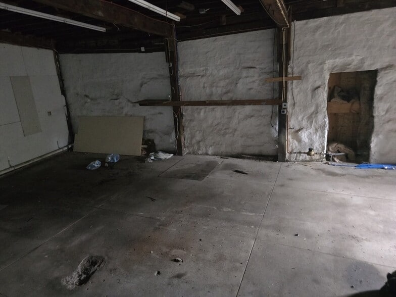 More Photos Of 380-382 4th St, Fall River Warehouse For Sale