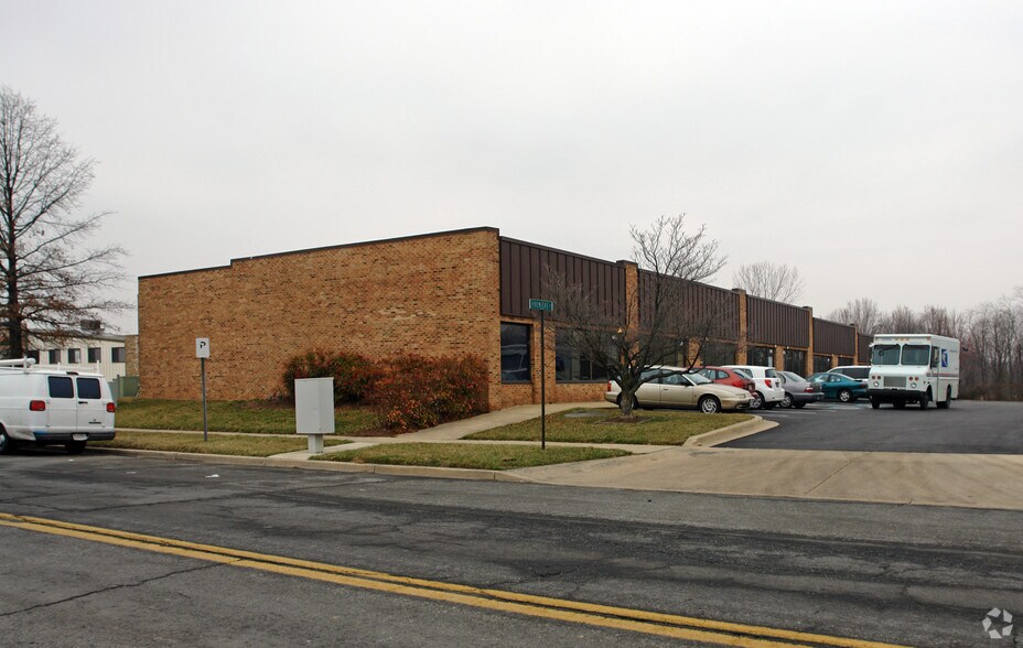 More Photos Of 18900-18930 Premiere Ct, Gaithersburg Light Distribution For Lease