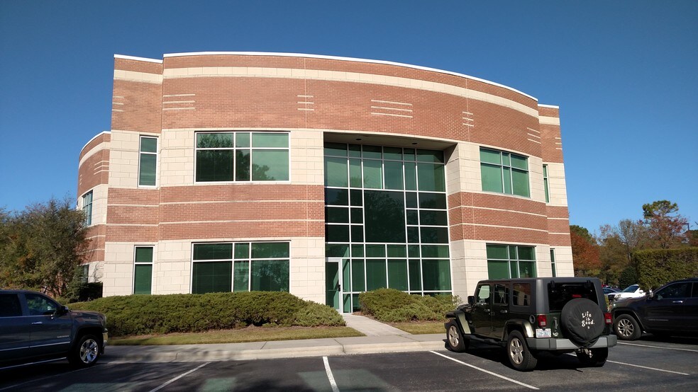 More Photos Of 2528 Independence Blvd, Wilmington Office For Lease