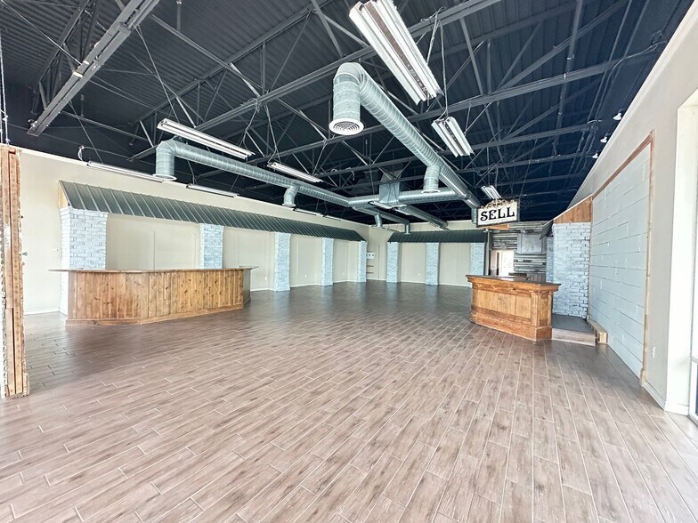 More Photos Of 2452 W Loop 340, Waco Freestanding For Lease