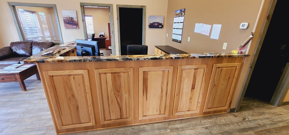 More Photos Of 860 35th Ave E, Dickinson Warehouse For Sale