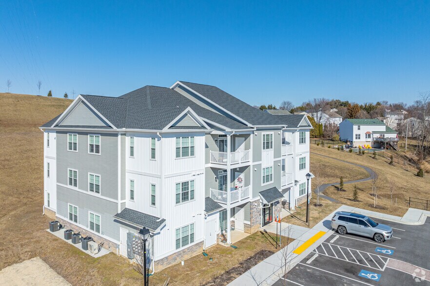 More Photos Of 41 Wttr Ln, Westminster Apartments For Sale