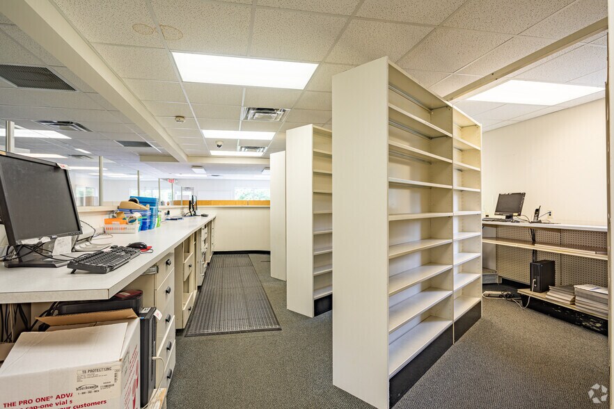 More Photos Of 1302 Lee St, West Point Freestanding For Lease