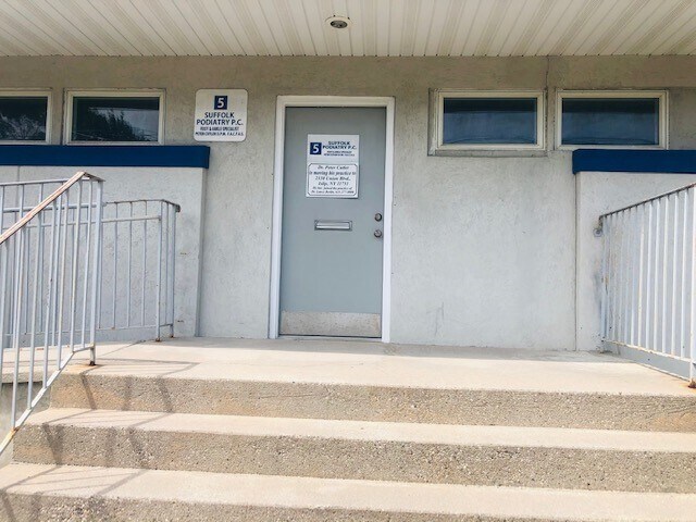 More Photos Of 111 Carleton Ave, Islip Terrace Medical For Lease