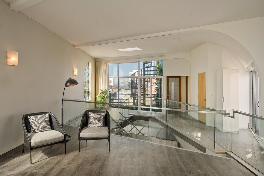 More Photos Of 3111 Ocean Front Walk, Marina Del Rey Apartments For Sale