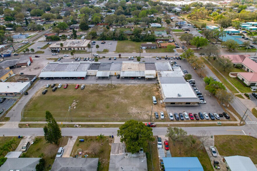 More Photos Of 567 Avenue K SE, Winter Haven Office For Sale