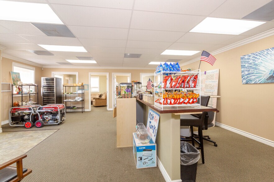More Photos Of 28101 W Avenue C6, Lancaster Office Residential For Sale
