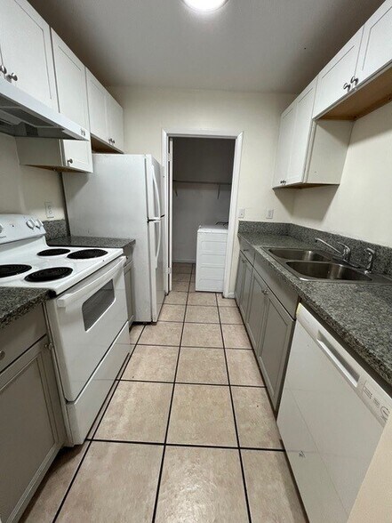 More Photos Of 17345-17355 Bush Rd, Jupiter Apartments For Sale
