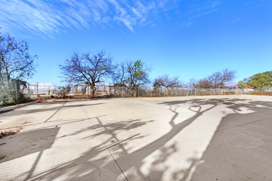 More Photos Of 2075 Knoll Dr, Ventura Manufacturing For Lease