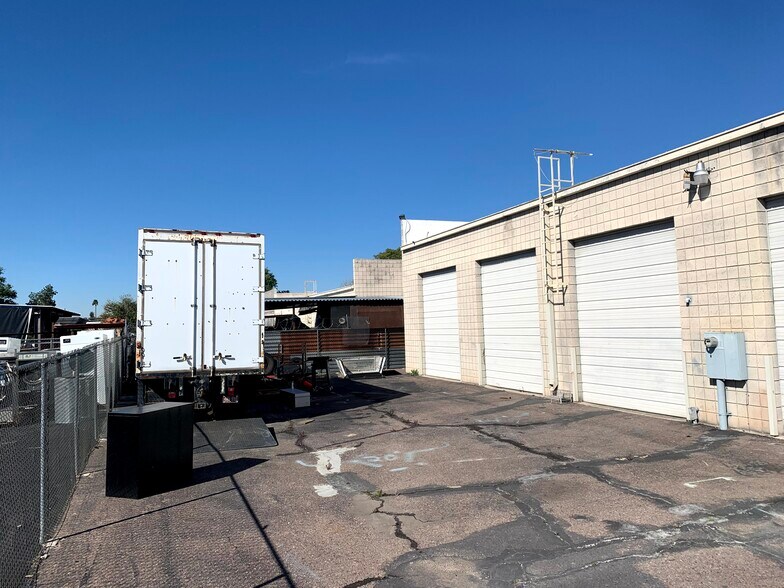 More Photos Of 6070 N 57th Ave, Glendale Warehouse For Sale