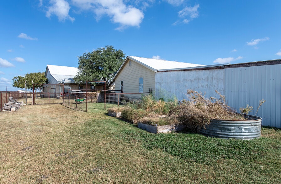 More Photos Of 1833 County Road 305, Jarrell Land For Sale