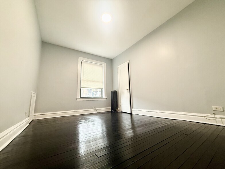 More Photos Of 6734 S East End Ave, Chicago Apartments For Sale