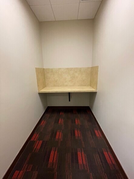 More Photos Of 84 N Plank Rd, Newburgh Storefront For Lease