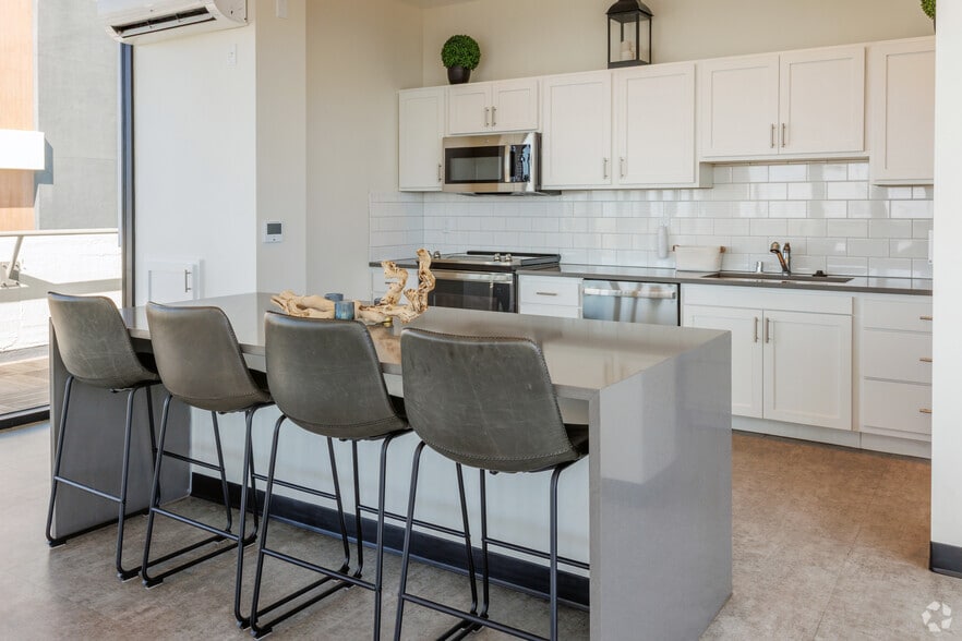 More Photos Of 110 W Ocean Blvd, Long Beach Apartments For Sale