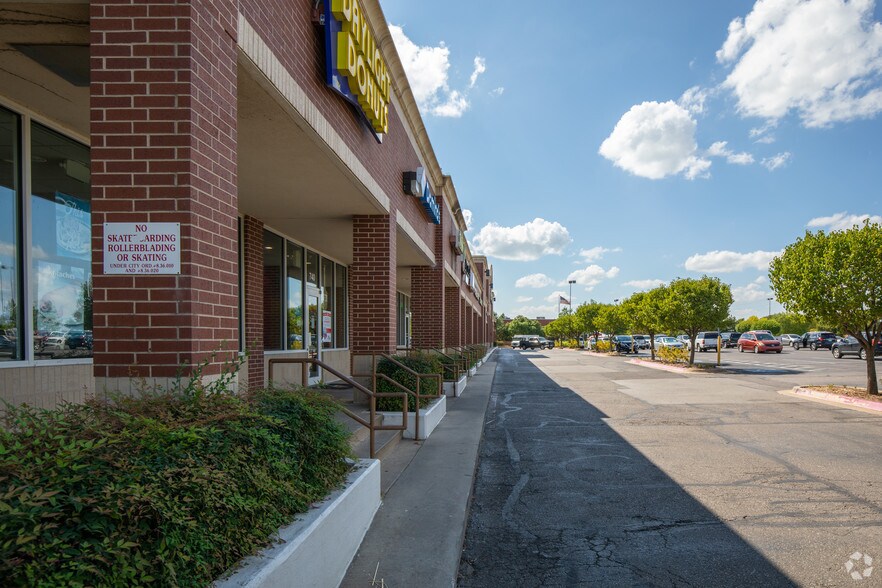 More Photos Of 730-828 W Danforth Rd, Edmond Storefront For Sale