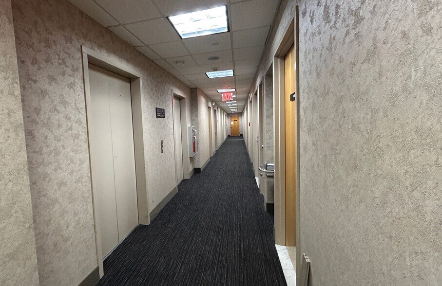 More Photos Of 4250 Veterans Memorial Hwy, Holbrook Office For Lease