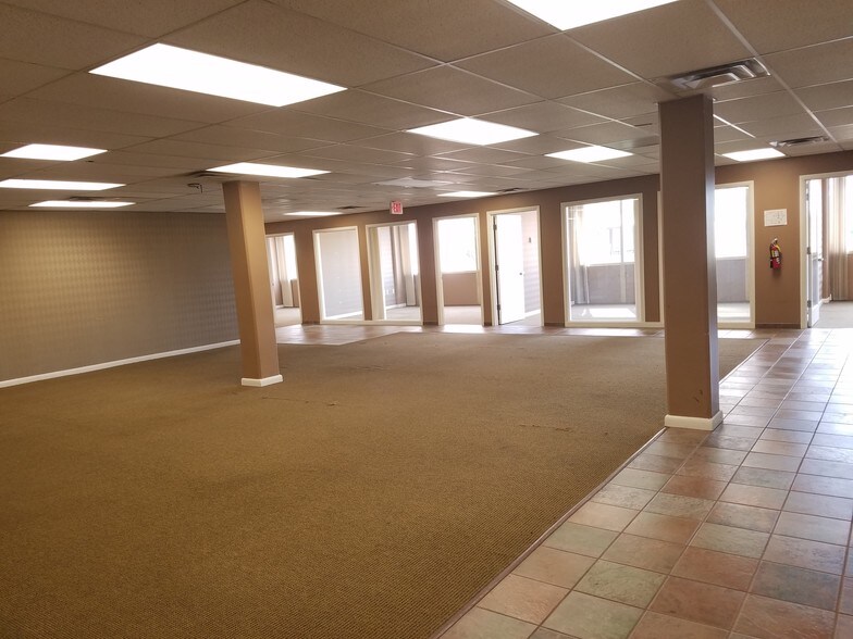 More Photos Of 55 E Thomas Rd, Phoenix Office For Sale