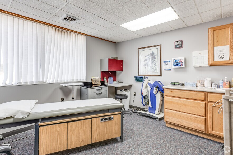 More Photos Of 1277 E Cedar Ave, Gladwin Office For Sale